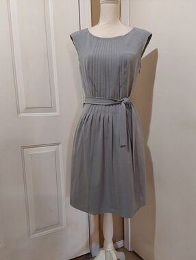 🌺 Like New Calvin Klein Gray Pleated Professional Dress